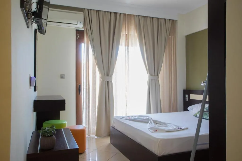 FAMILY ROOM CLASSIC Room, Villa Amalia Sun Beach, Thessaloniki