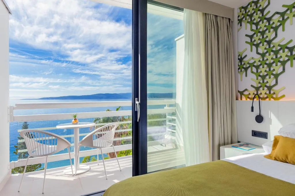 DOUBLE SINGLE USE SIDE SEA VIEW WITH BALCONY Room, Bluesun Mala Berulia, Split