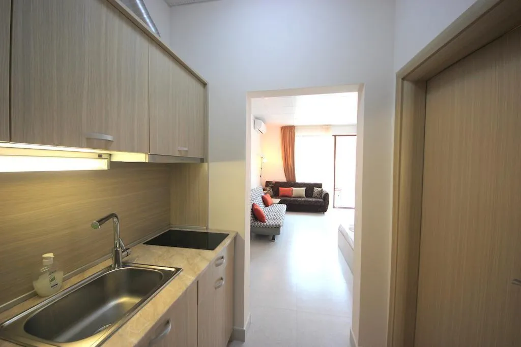 STUDIO CAPACITY 5 Room, Menada Tarsis Apartments, Bourgas