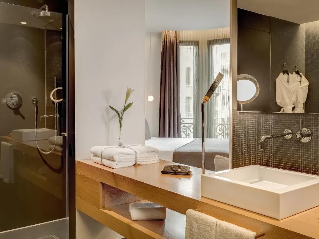 JUNIOR SUITE STANDARD Room, Ohla Barcelona, Barcelona