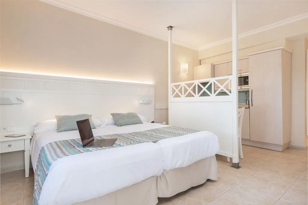 STUDIO WITH BALCONY Room, Aparthotel Can Picafort Palace, Majorca