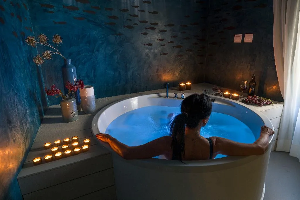 SUITE WITH JACUZZI Room, Duomo Suites & Spa, Catania