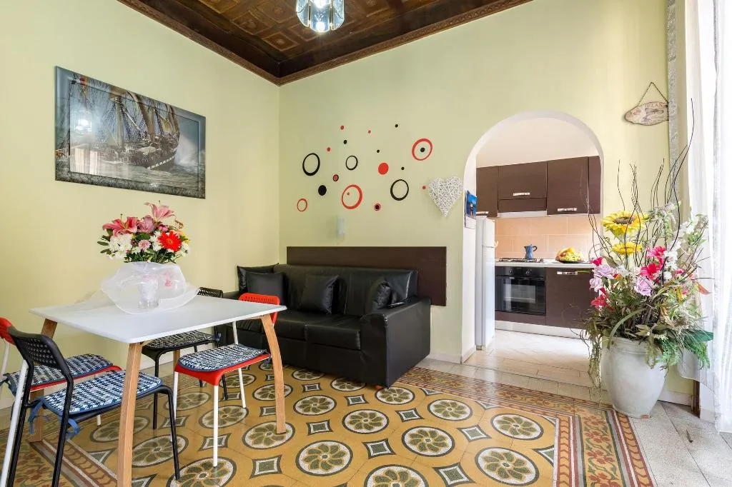 Room, Do Domus, Naples
