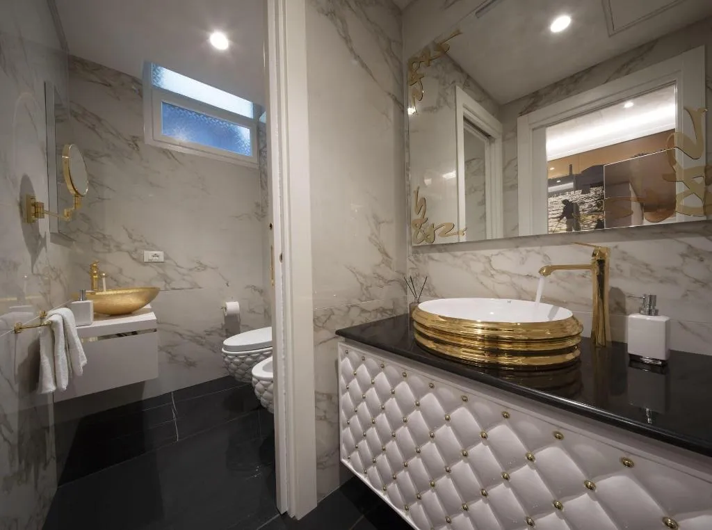 Sports and Entertainment, Hotel Cavallino Bianco, Venice