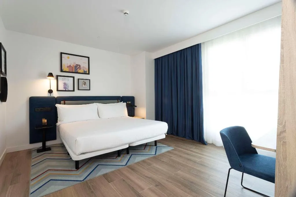 DOUBLE Accessible KING SIZE BED Room, Hampton By Hilton Malaga Martiricos, Costa Del Sol