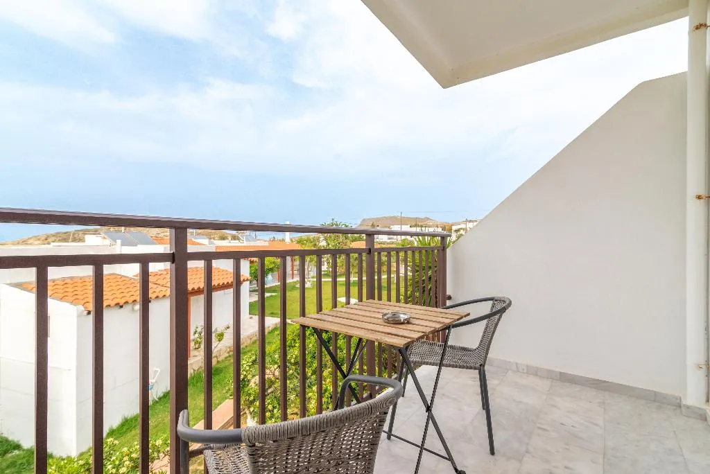 QUADRUPLE ONE BEDROOM ONE BATHROOM Room, Prince Of Lillies, Crete