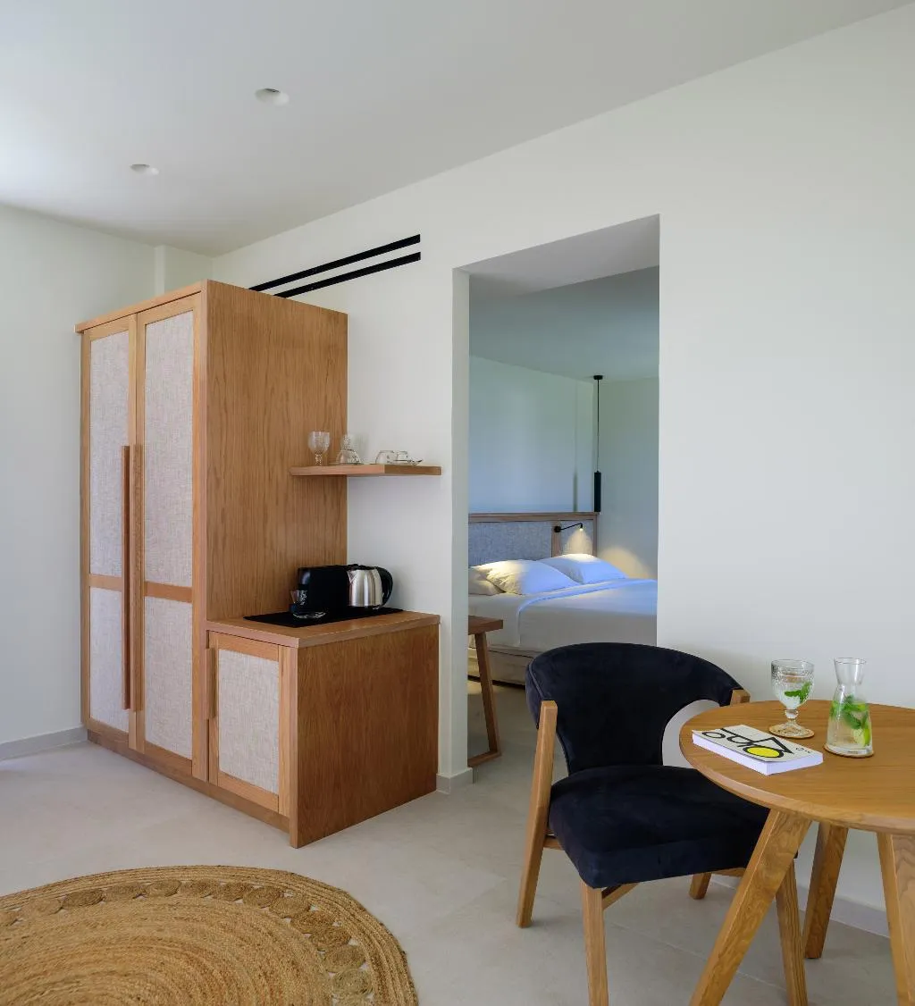 SUITE SEA VIEW Room, Potnia Theron Suites, Santorini