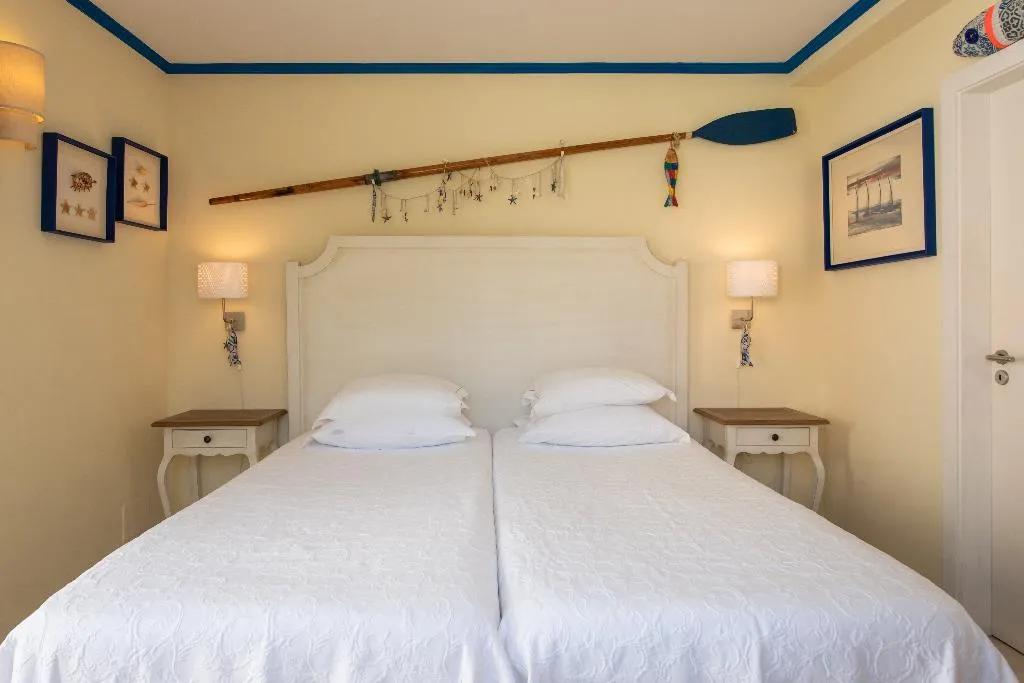 TWIN POOL VIEW Room, The Charm of Cascais, Lisbon
