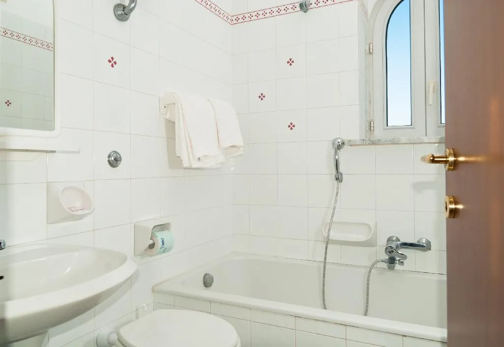 SINGLE STANDARD Room, Hotel Internazionale, Naples