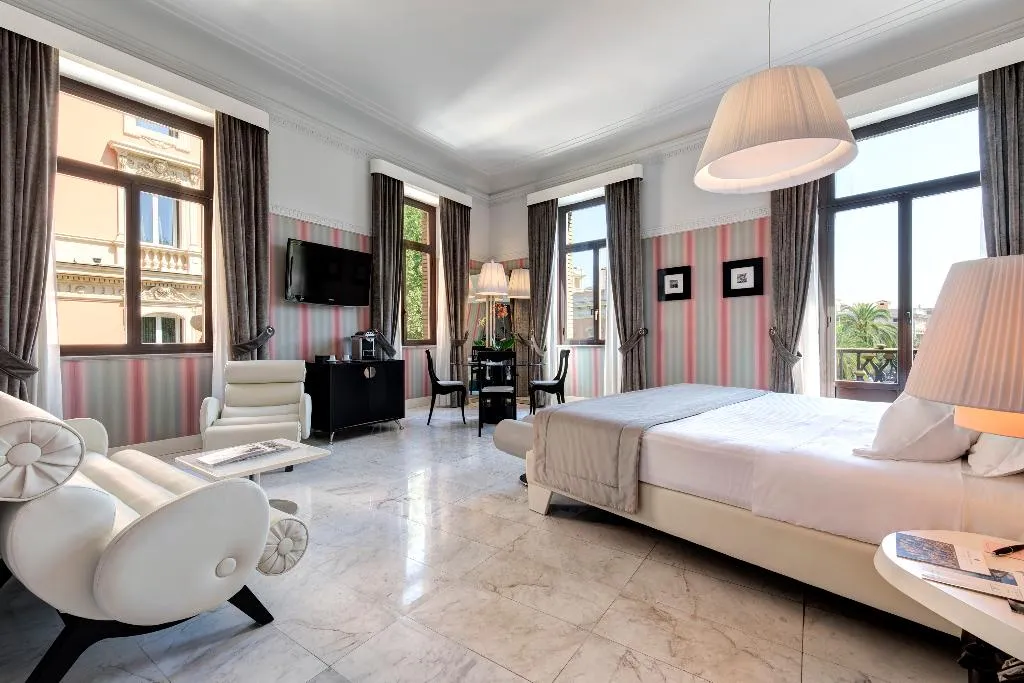 JUNIOR SUITE STANDARD Room, Grand Hotel Palace Rome, Rome