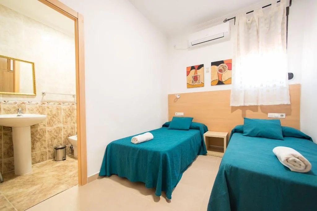 Room, Mitre Paterna Low Cost Rooms, Valencia