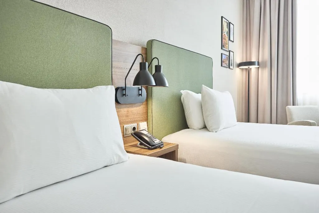 DOUBLE TWO DOUBLE BEDS Room, Hilton Garden Inn Sevilla, Seville