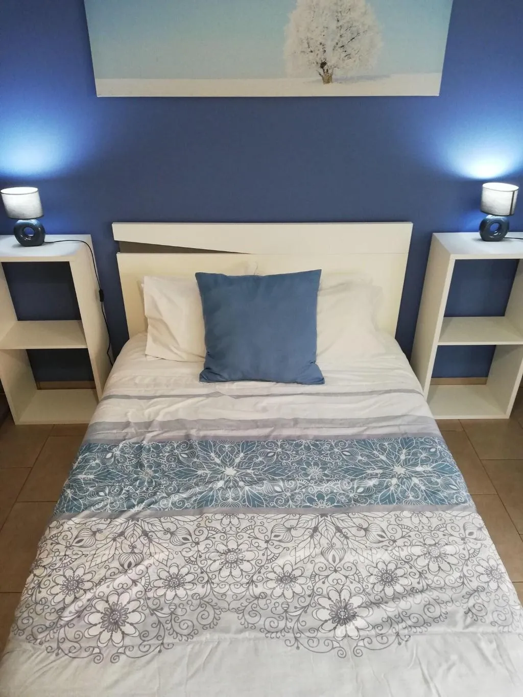Room, Fx Pena, Madeira