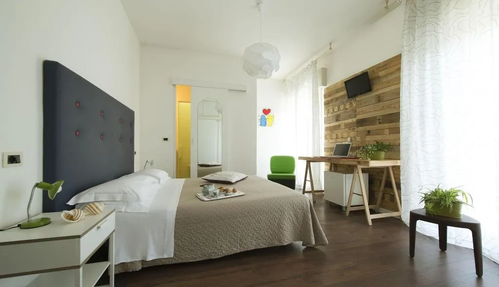 Room, Hotel Vienna, Venice