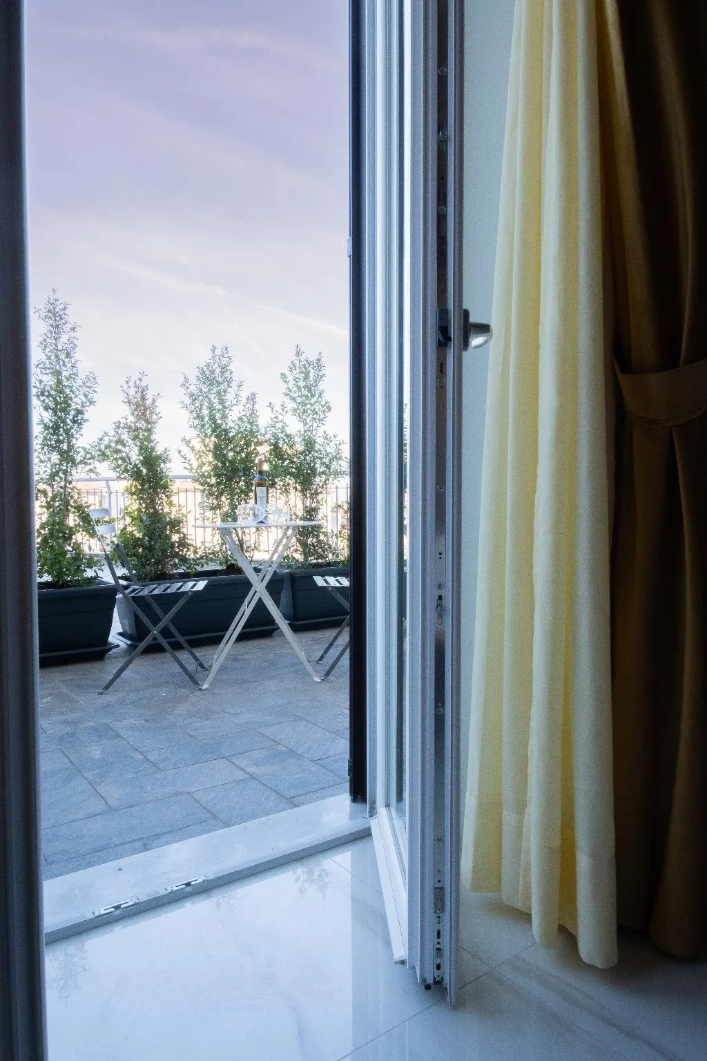 DOUBLE DELUXE SEA VIEW WITH BALCONY Room, Palazzo Adele Rooms & Apartments, Naples
