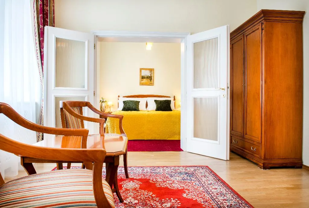 FAMILY ROOM CAPACITY 4 Room, Boutique Hotel Seven Days Prague, Prague