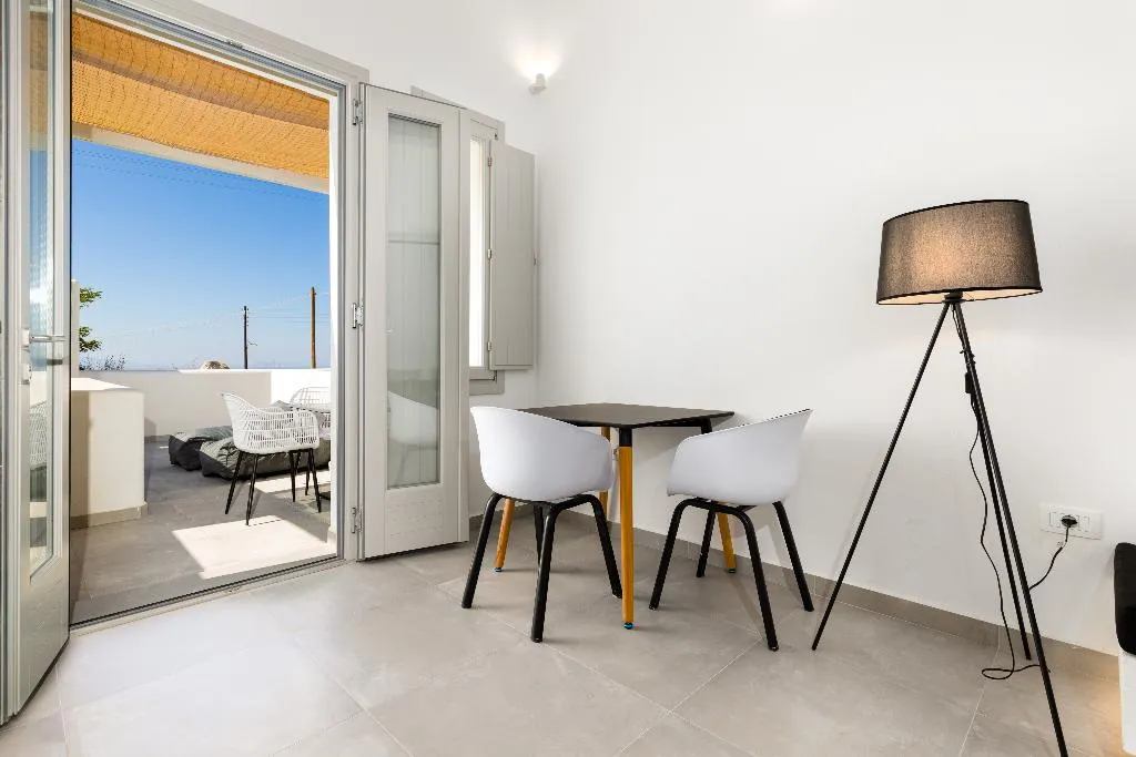 FAMILY ROOM TWO BEDROOMS Room, Serapias Suites, Santorini