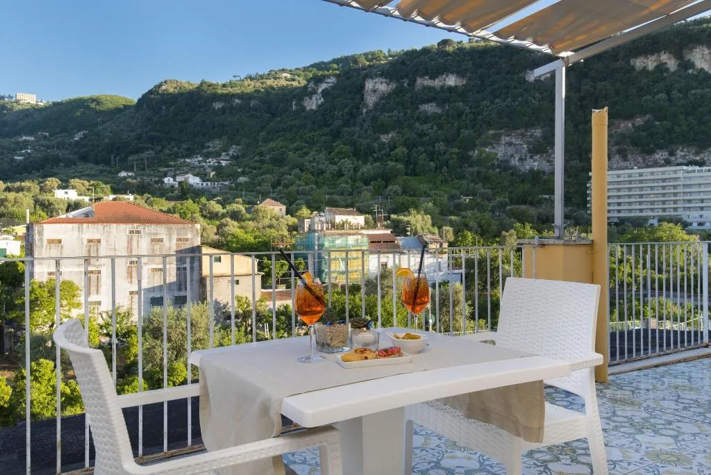Terrace, Leone, Naples