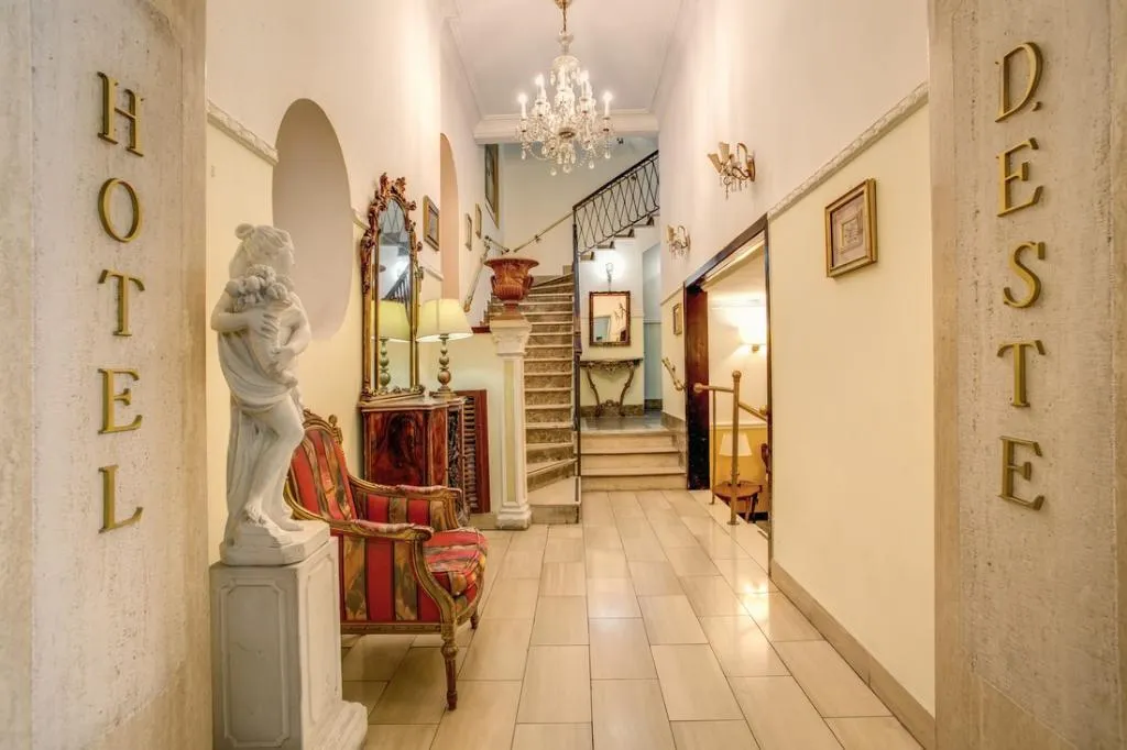 Lobby, D'Este, Rome