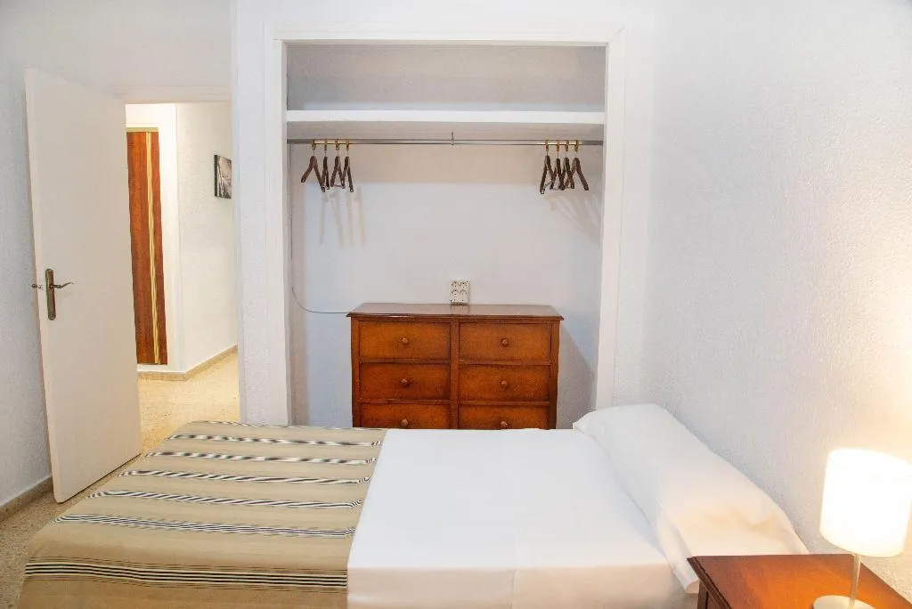 APARTMENT THREE BEDROOMS TWO BATHROOMS Room, Apartamentos Maja Beach, Costa Blanca