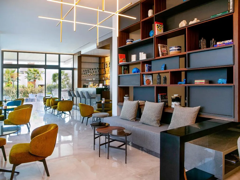 Bar, Mercure Larnaca Beach Resort, Cyprus