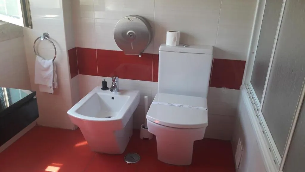 Room, Alicante, Lisbon