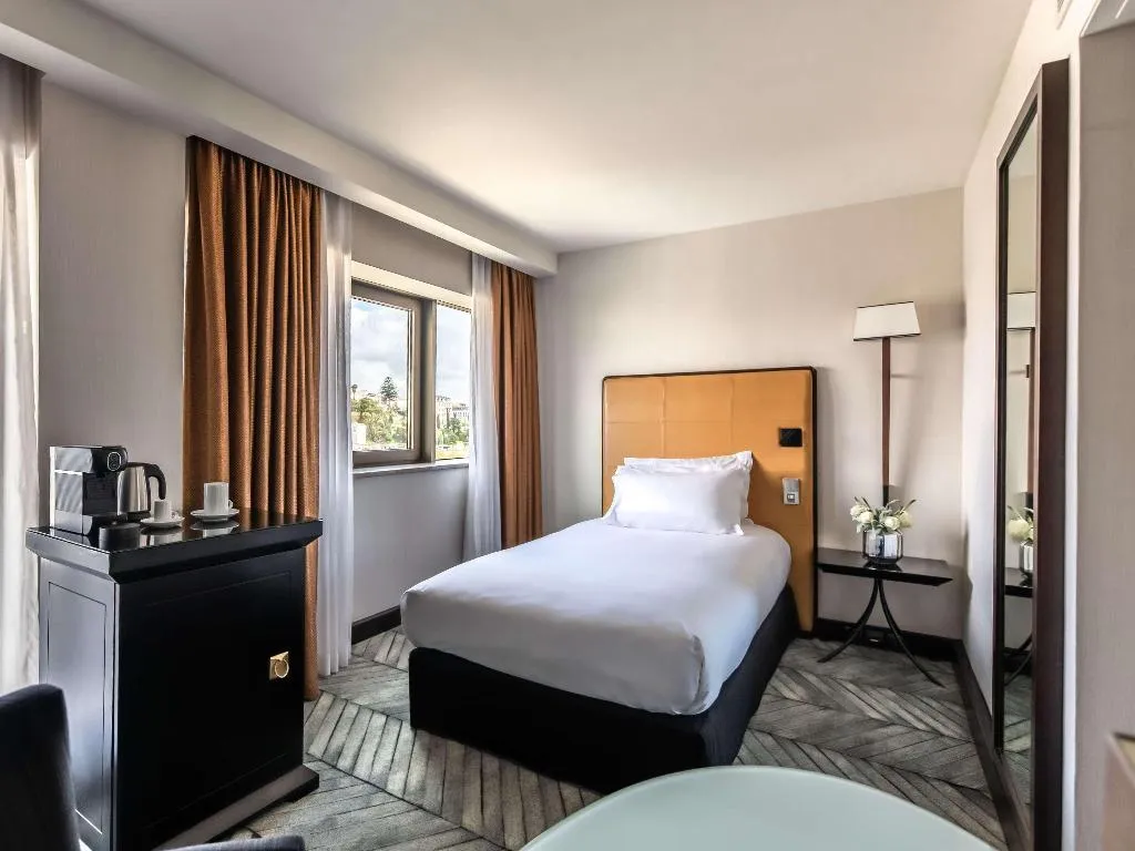 SINGLE CLASSIC Room, Sofitel Lisbon Liberdade, Lisbon