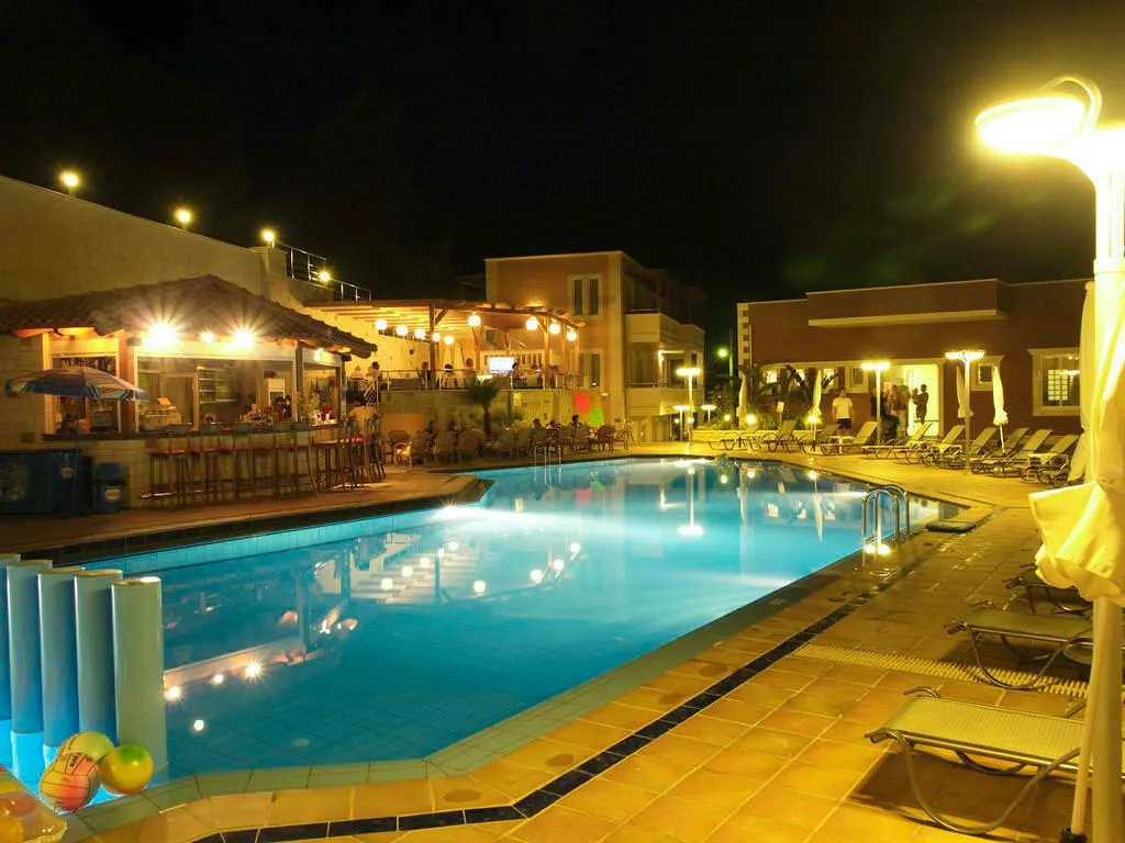 Pool, Porto Kalamaki, Crete