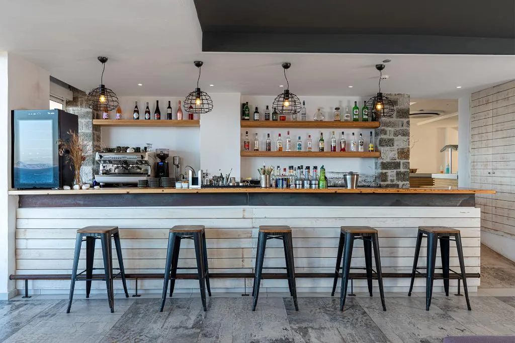 Bar, Zeus Eleva Miraya, Crete