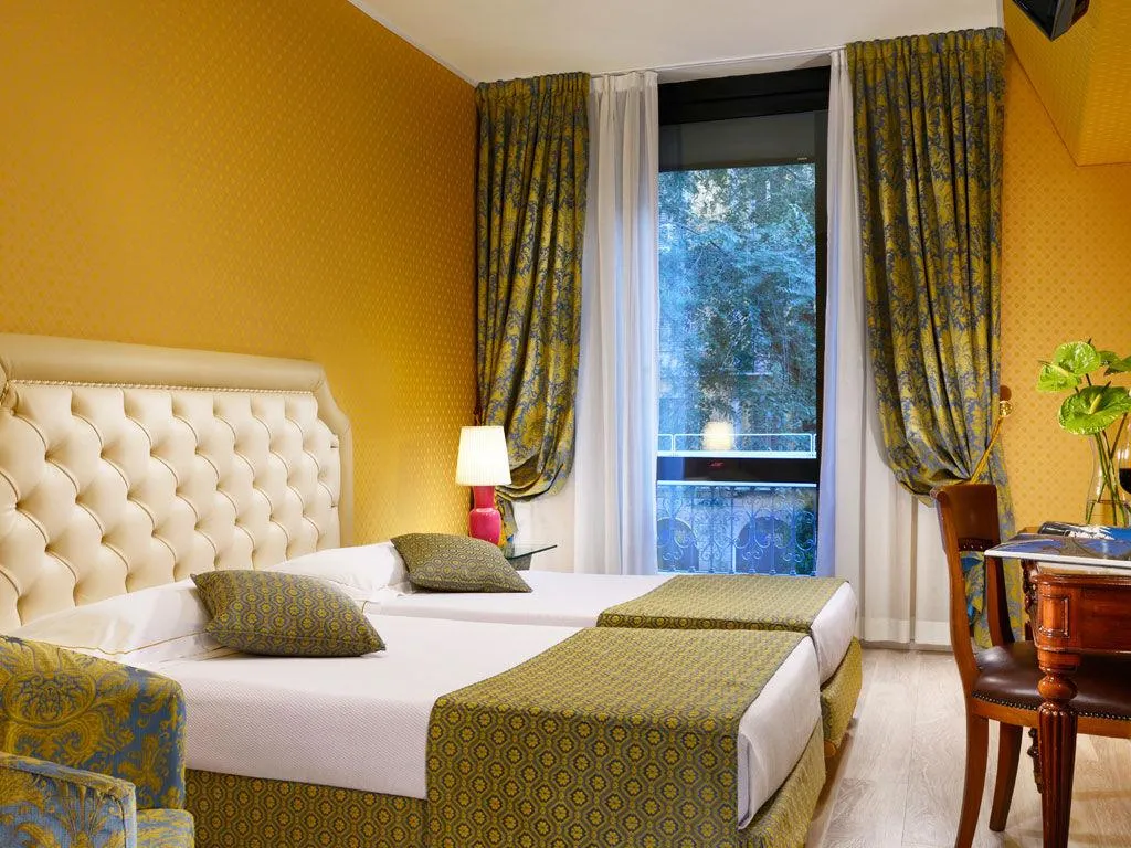DOUBLE BUSINESS Room, Pierre Milano Hotel, Milan