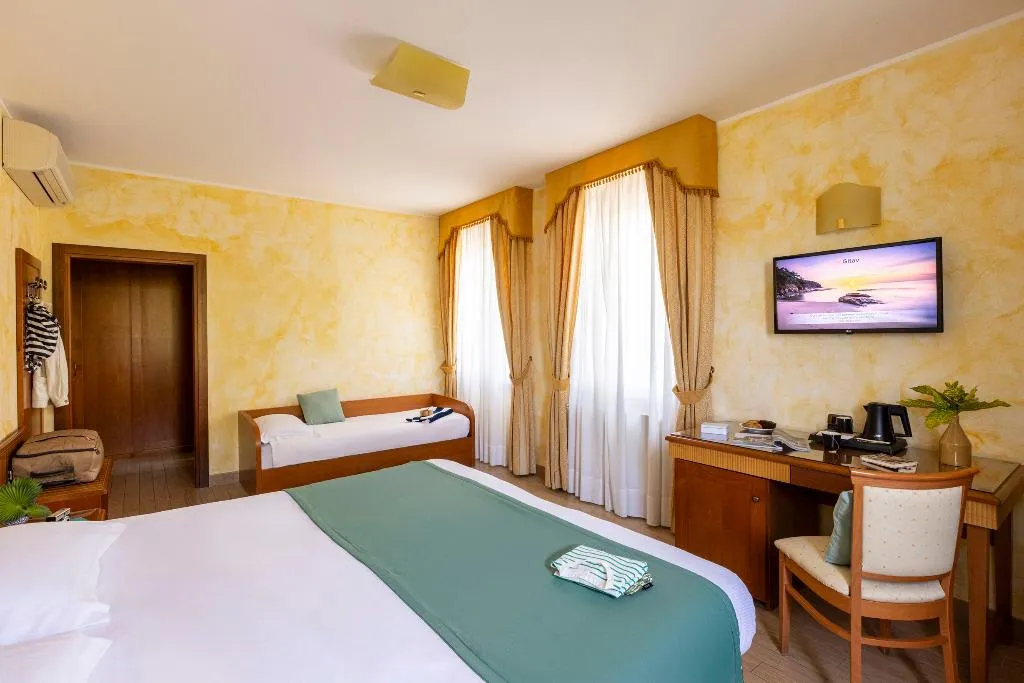 TRIPLE COMFORT Room, Venezia 2000, Venice