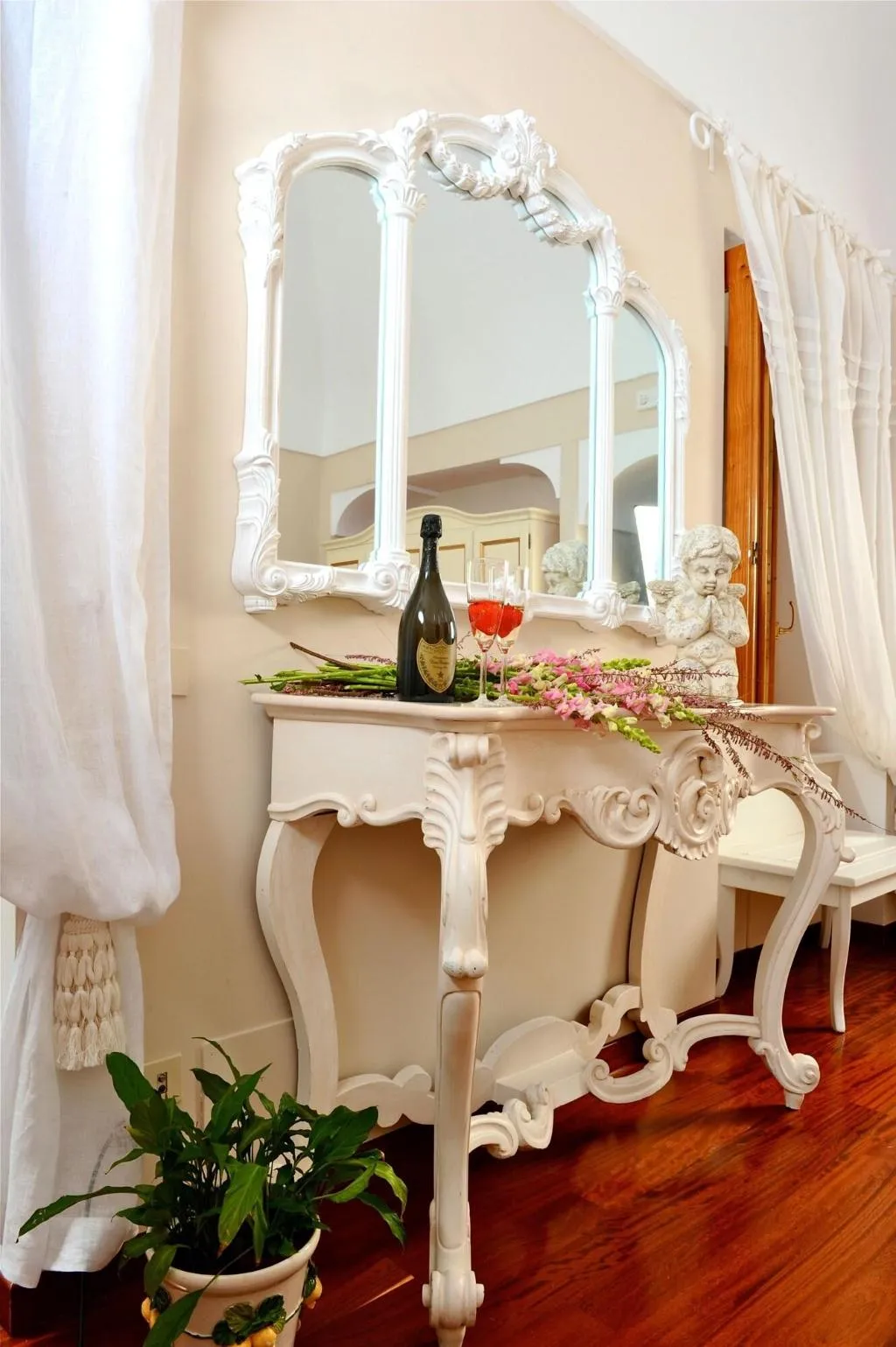 Room, Villa Mary, Naples