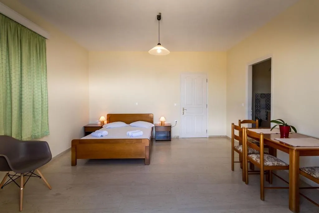 Room, Blue Horizon Studios, Zante