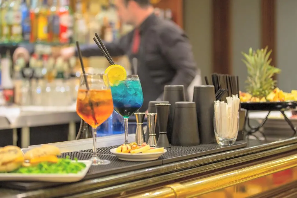 Bar, Dioscuri Bay Palace, Catania