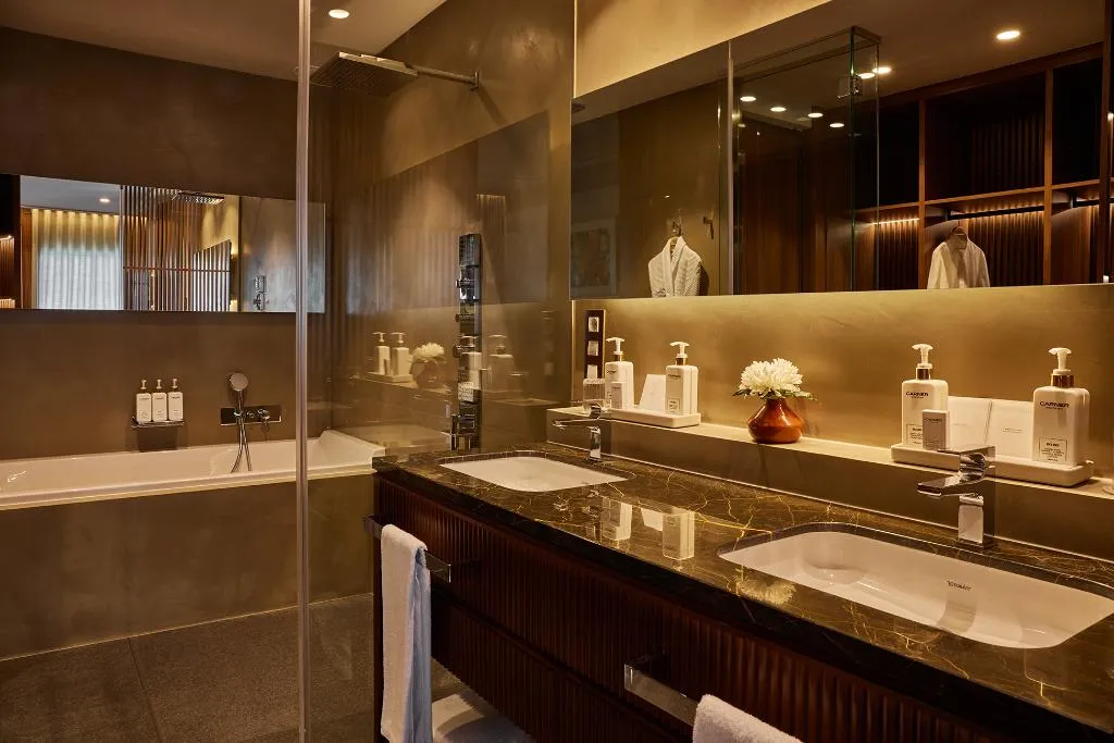 SUITE TWO BEDROOMS Room, Grand Hotel Central, Barcelona