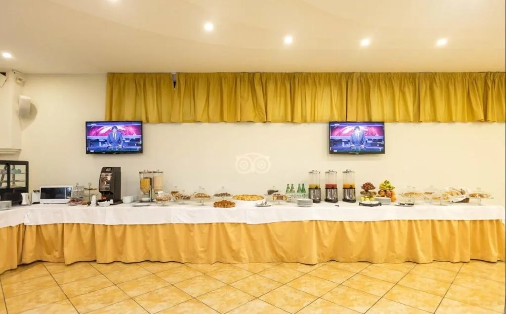 Restaurant, Ranch Palace Hotel, Naples