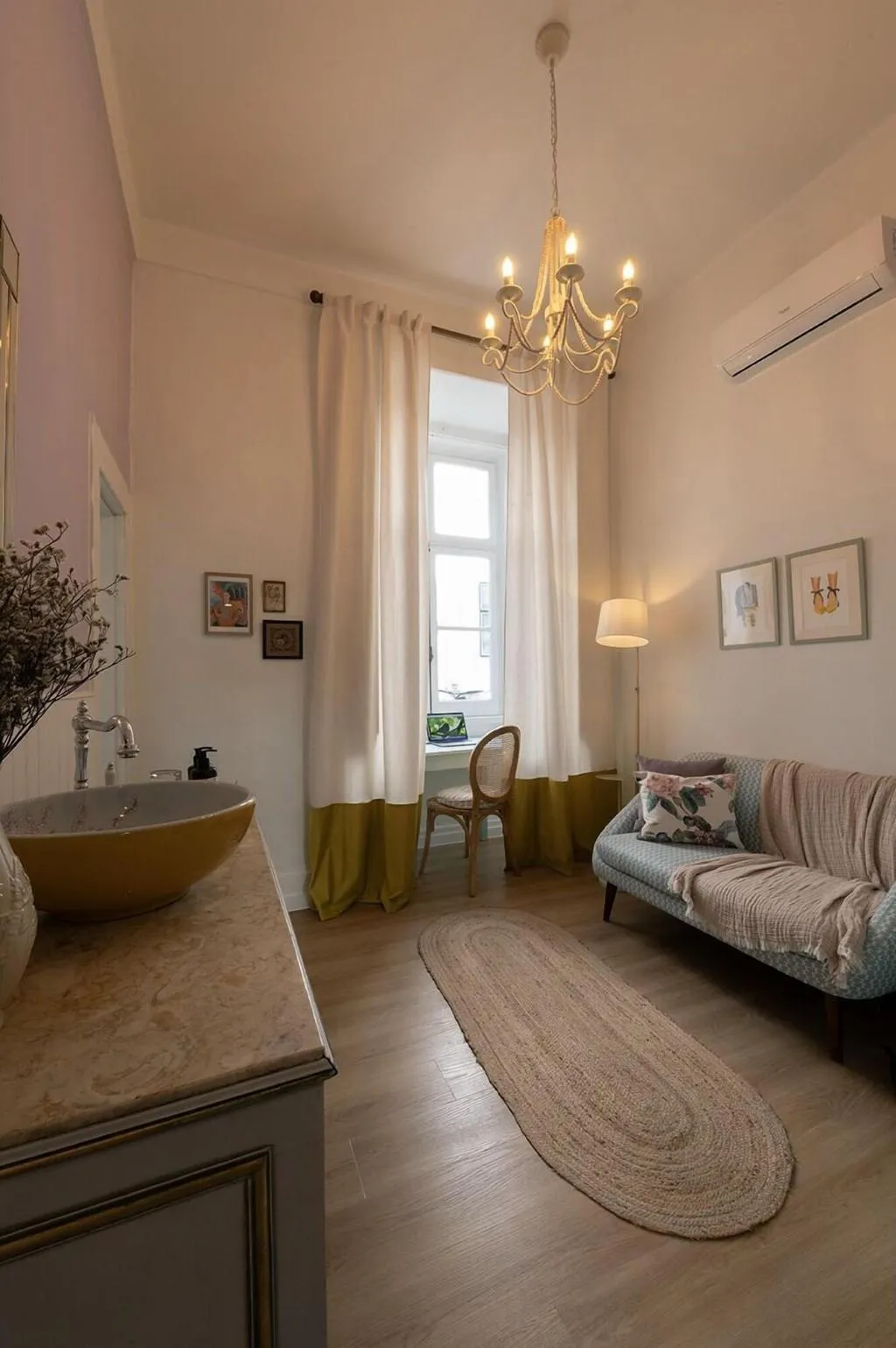 Room, Casinha Dos Sapateiros, Lisbon
