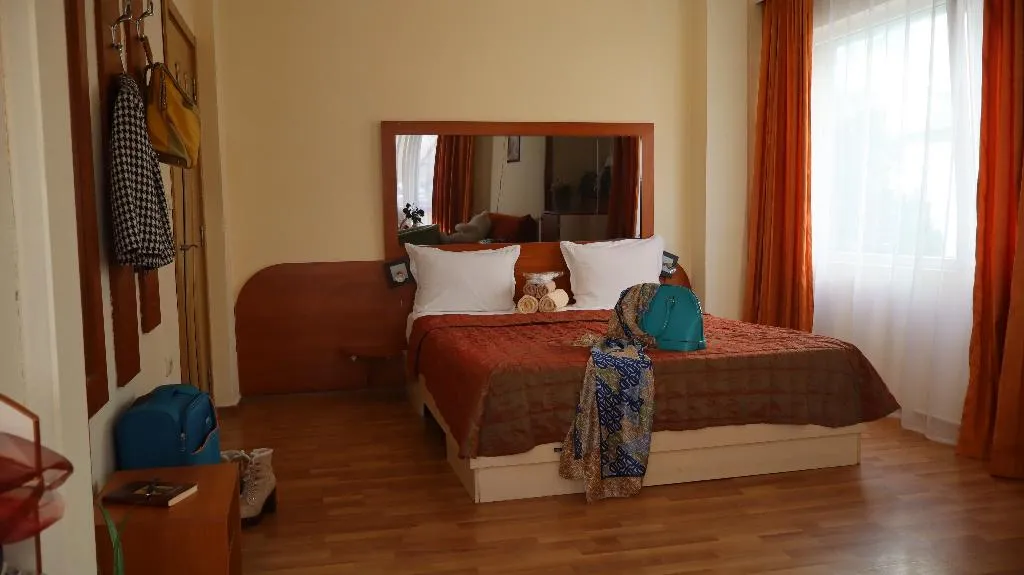 Room, Palitra, Varna