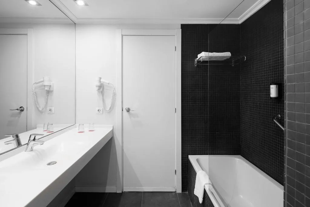 Double or Twin STANDARD Room, Hotel Alimara Barcelona, Barcelona