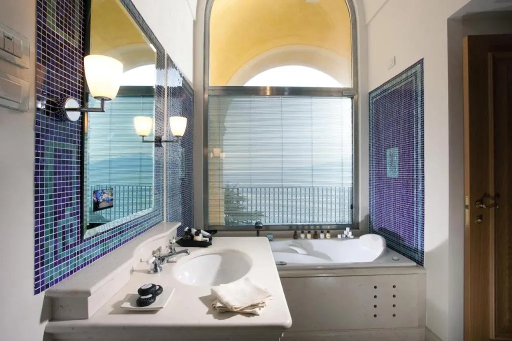 Room, Grand Hotel Angiolieri, Naples