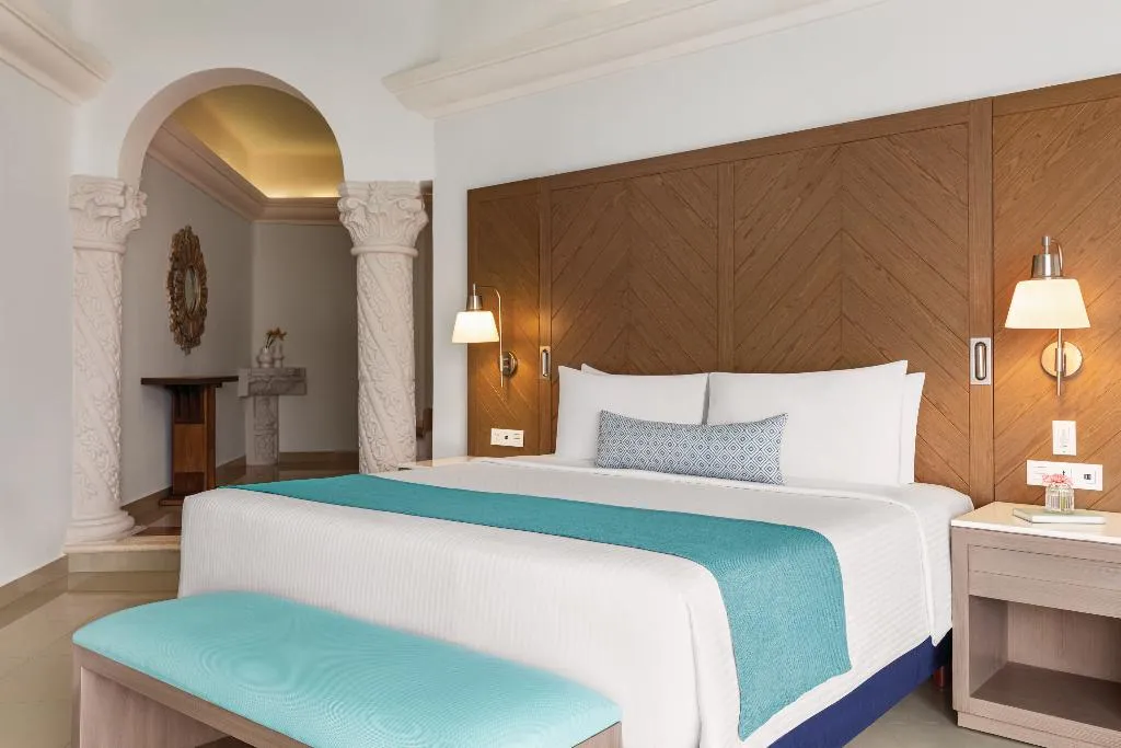 JUNIOR SUITE STANDARD Room, Wyndham Alltra Playa del Carmen Adults Only All In, Playa Del Carmen