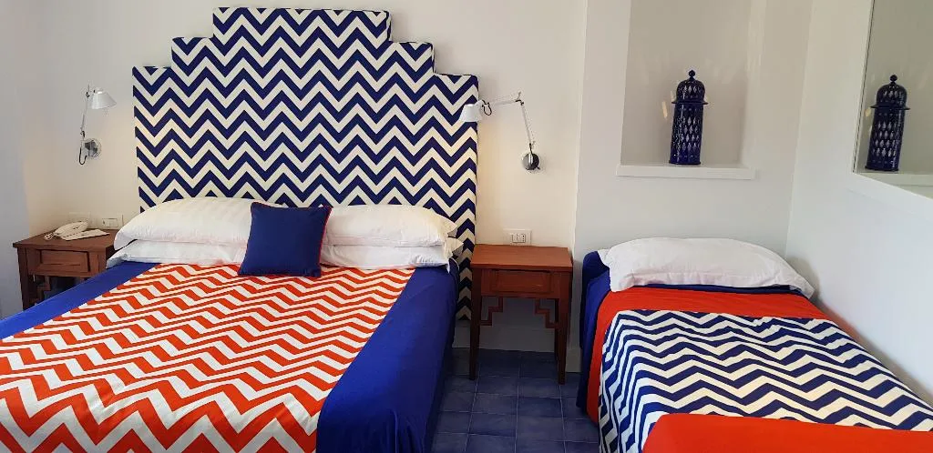 TRIPLE SEA VIEW Room, Delfino, Naples