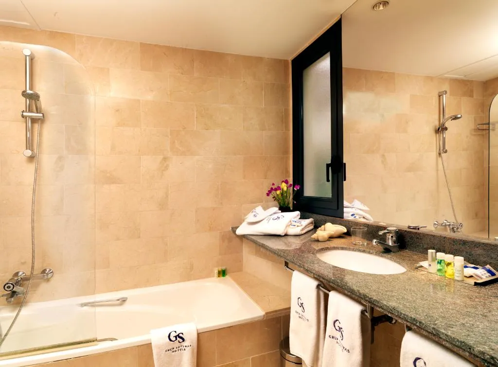 DOUBLE SINGLE USE CLASSIC Room, Gran Hotel Rey Don Jaime, Barcelona