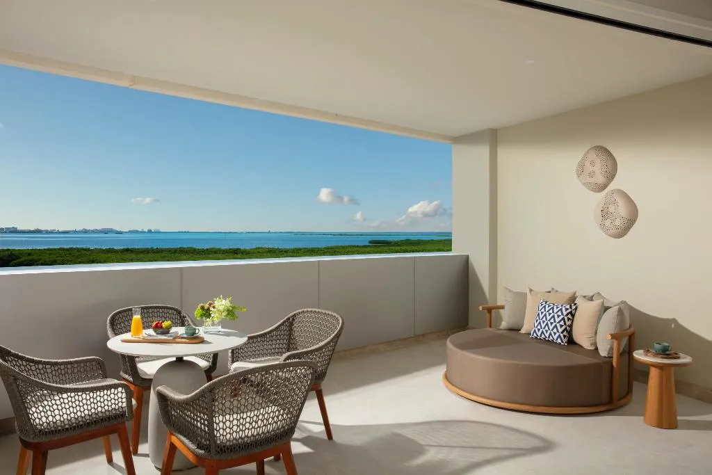 JUNIOR SUITE LAGOON VIEW Room, Breathless Cancun Soul Resort & Spa, Cancun Area