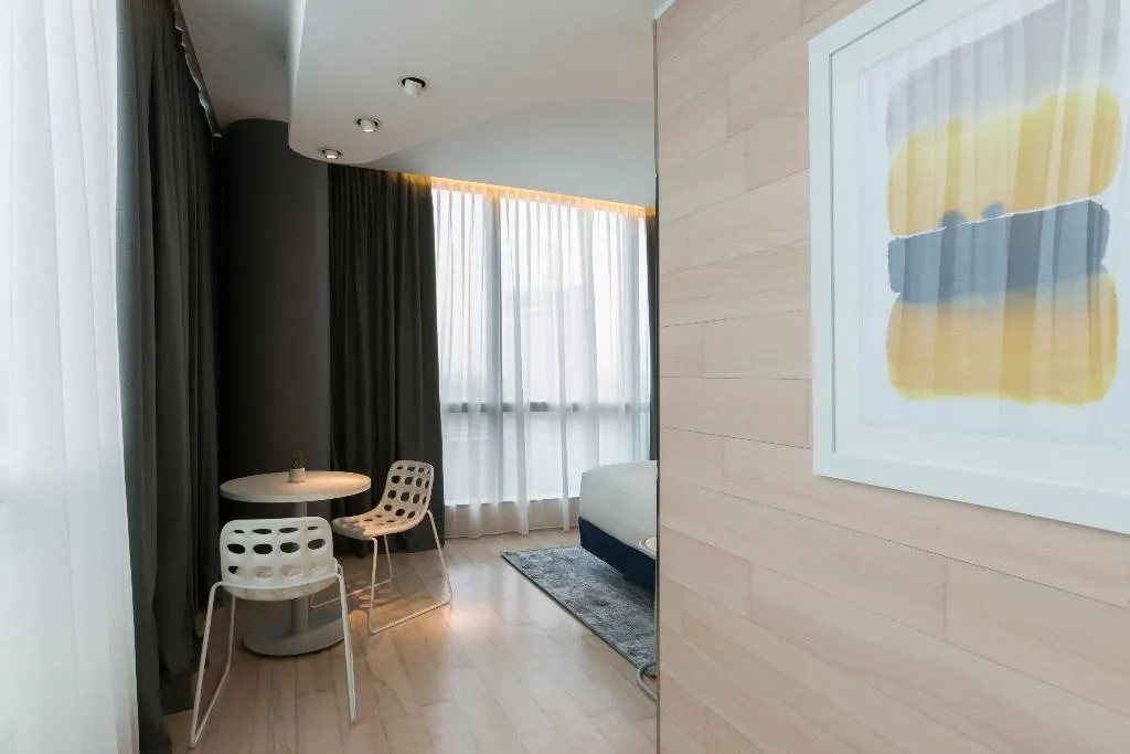 DOUBLE PREMIUM Room, Voco Milan Fiere, Milan
