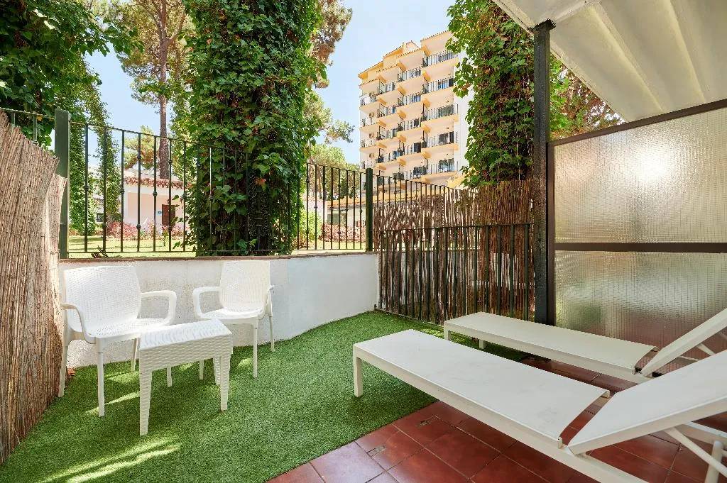 DOUBLE SINGLE USE CAPACITY 1 Room, AluaSun Marbella Park, Costa Del Sol
