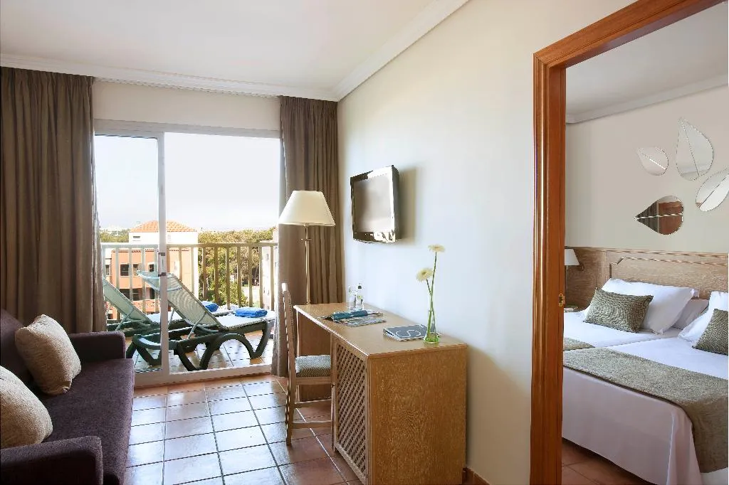 FAMILY ROOM STANDARD Room, H10 Mediterranean Village, Costa Dorada