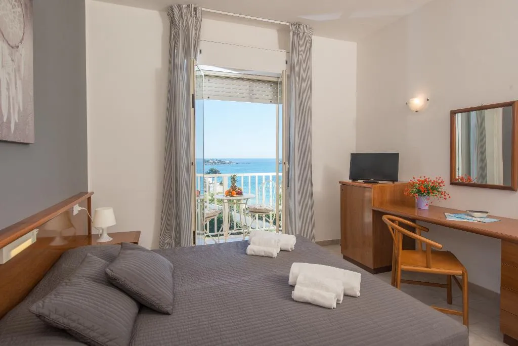 Double or Twin WITH BALCONY Room, Hotel President Sea Palace, Catania