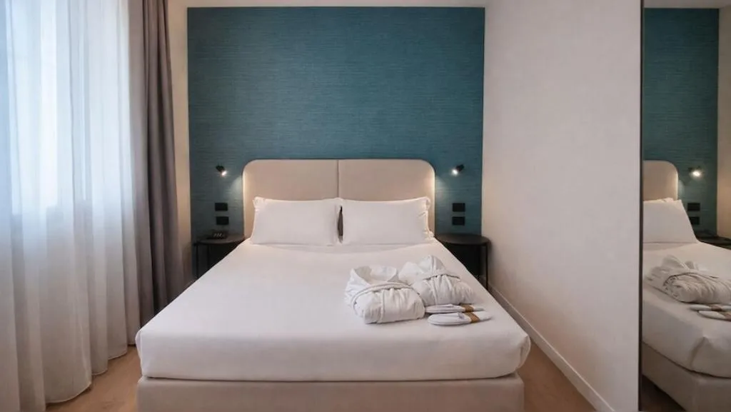 TRIPLE DELUXE Room, iH Hotels Milano St. John, Milan