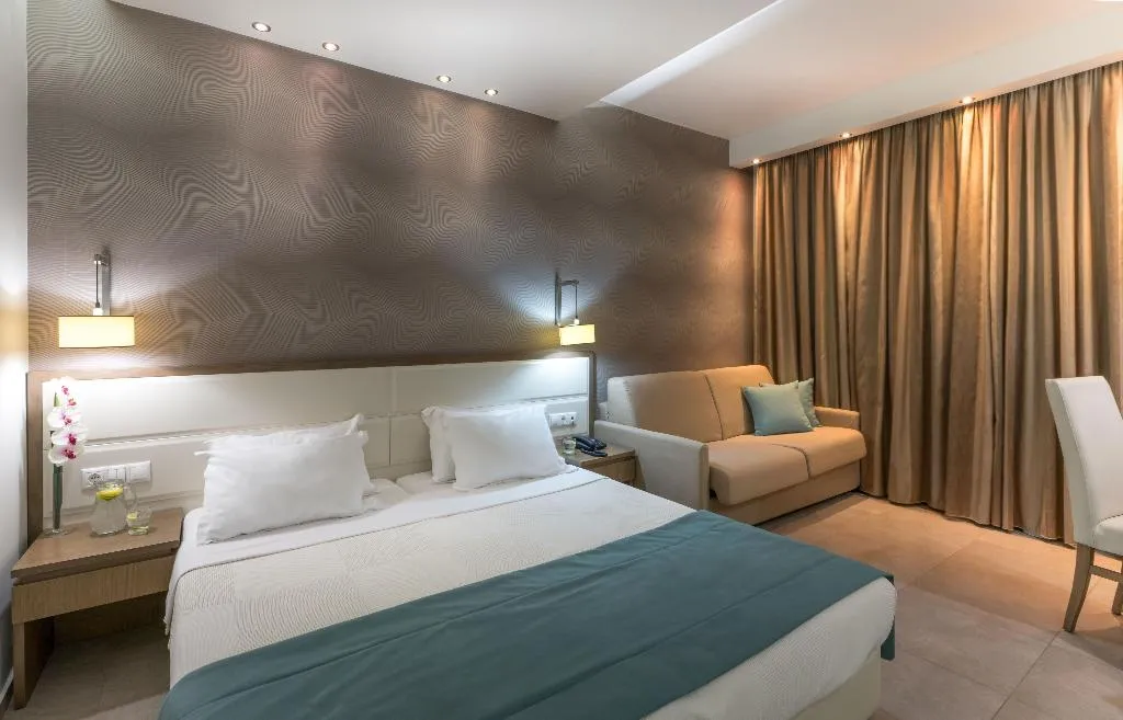FAMILY ROOM LAND VIEW Room, Cosmopolitan Hotel by GHH, Thessaloniki